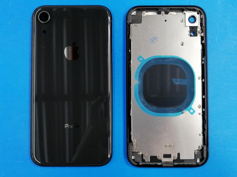 CARATULA IPHONE XR NEGRA CON MARCO