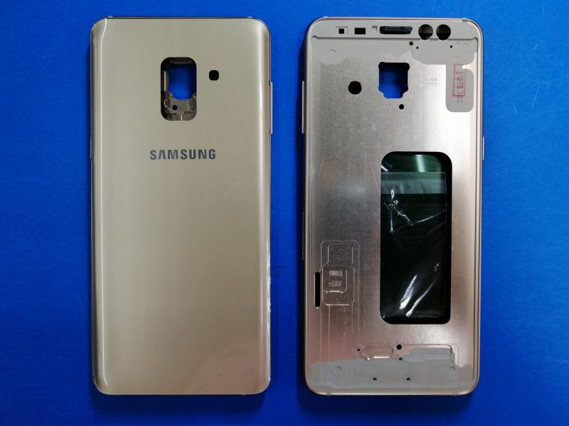 TAPA SAMSUNG GALAXY A8 2018 A530 DORADA CON MARCO